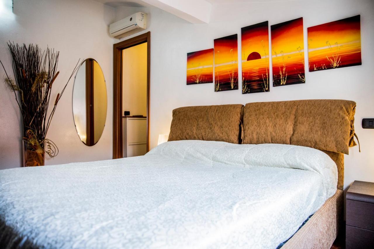 Stupenda Mansarda Centralissima, Finiture Di Lusso การ์รารา ภายนอก รูปภาพ