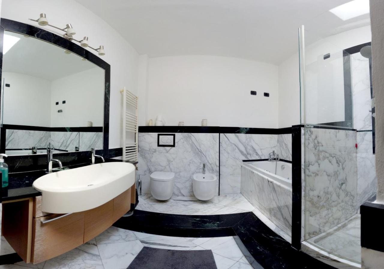 Stupenda Mansarda Centralissima, Finiture Di Lusso การ์รารา ภายนอก รูปภาพ
