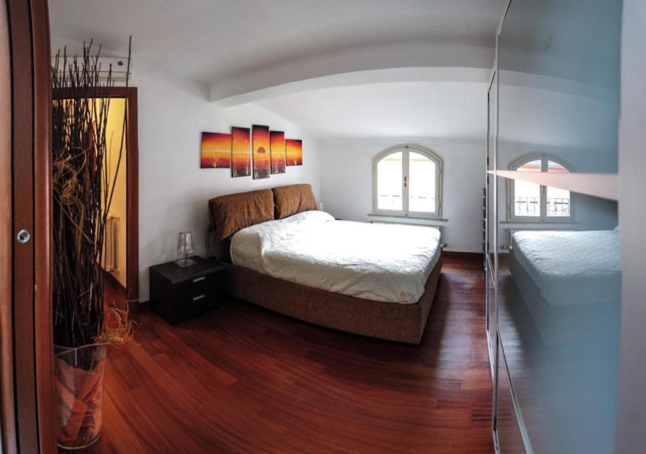 Stupenda Mansarda Centralissima, Finiture Di Lusso การ์รารา ภายนอก รูปภาพ